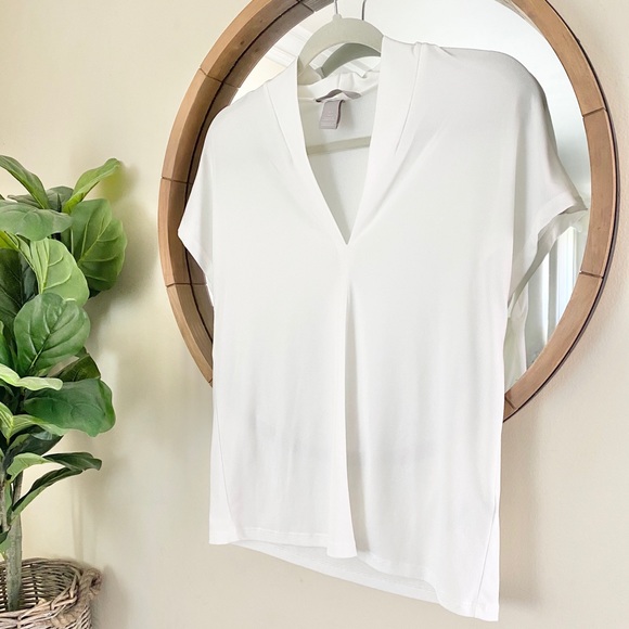 H&M Tops - $5 SALE | H&M / White V-Neck Crepe Blouse (T25)